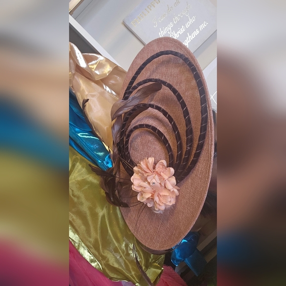 Elegant Peach Wide-Brim Floral Fascinator Hat for Women main image 4